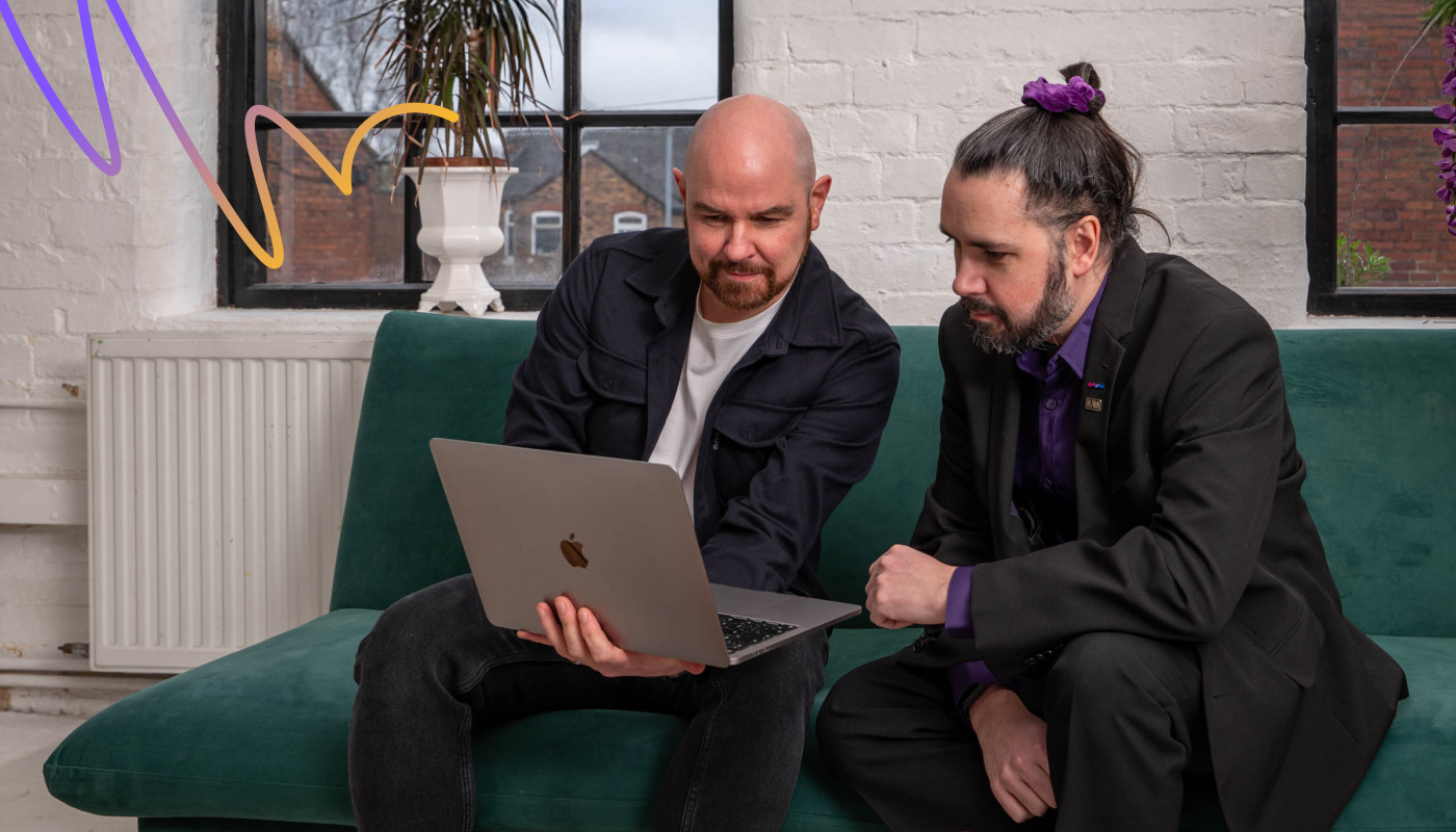 An image of Ian Hazeldine, Managing Director of Yellow Circle Web Solutions, a Digital Marketing agency based in Staffordshire, who are one of the few companies in the UK offering GEO services, demonstrating how AI searches work.